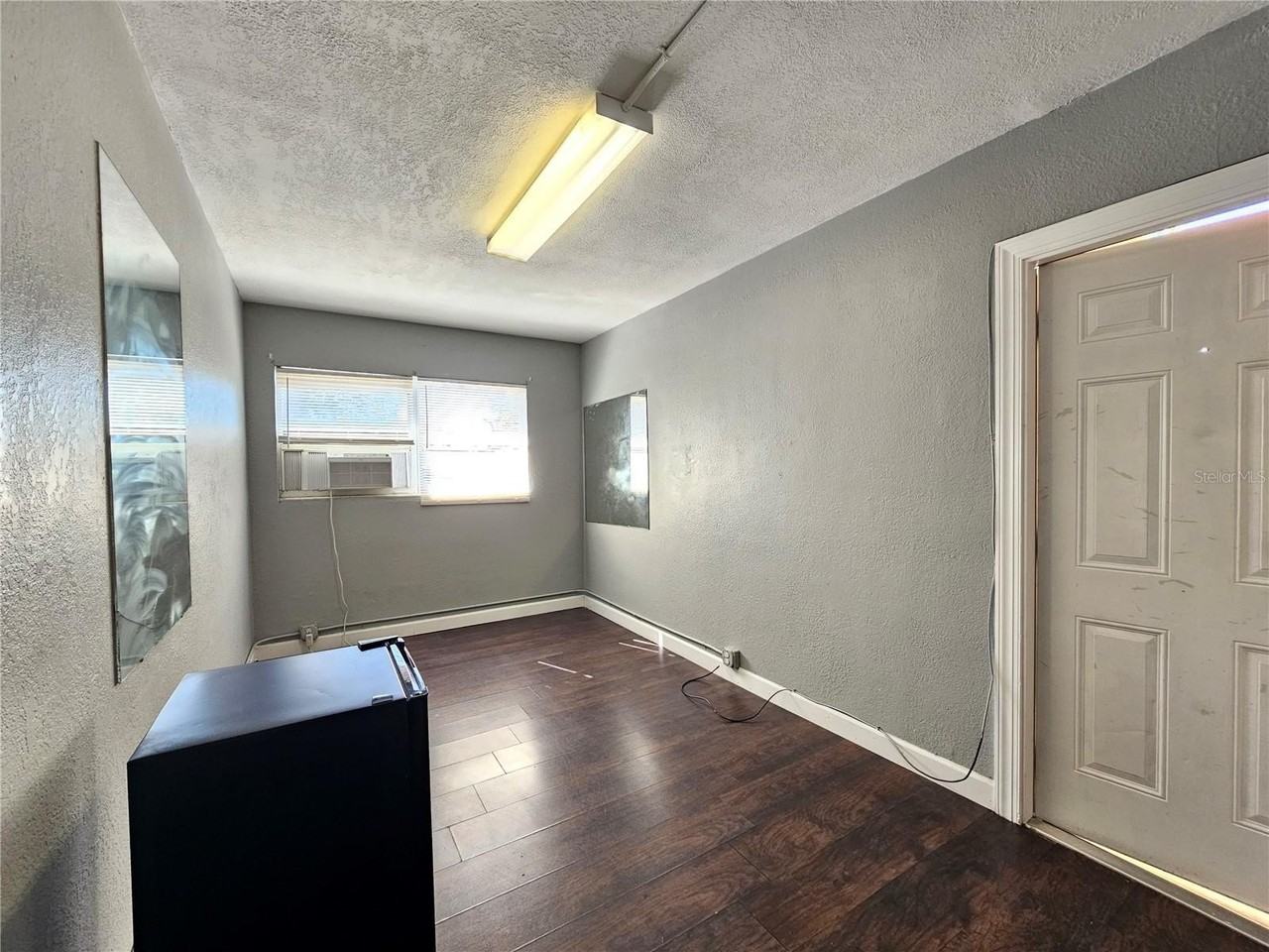 1375 Drew St #104 - Photo 3 of 11