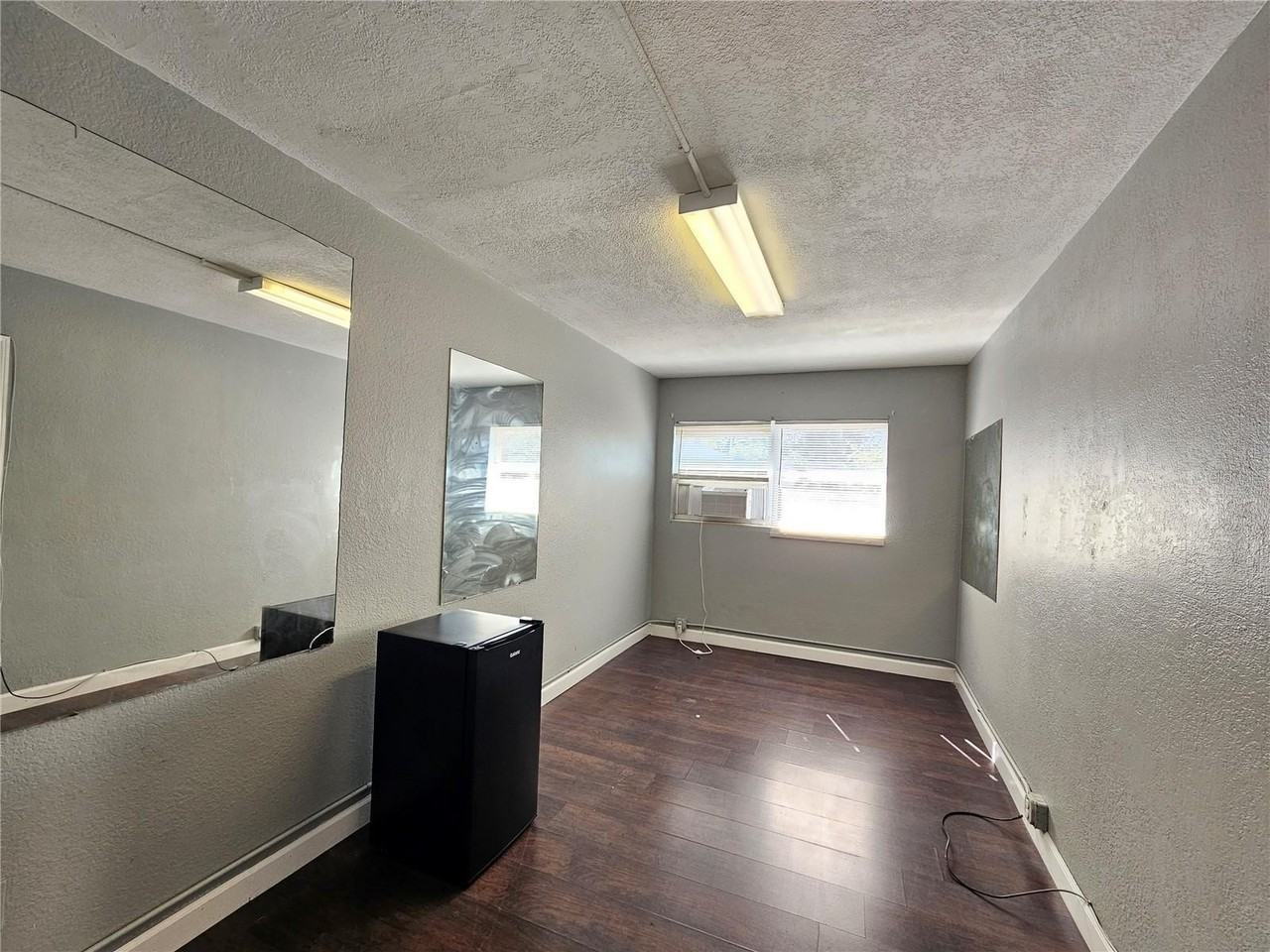 1375 Drew St #104 - Photo 4 of 11