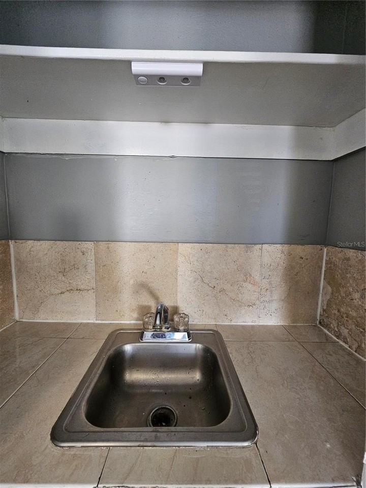 1375 Drew St #104 - Photo 6 of 11