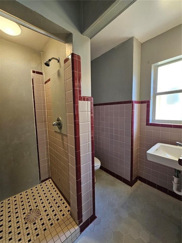 1375 Drew St #104 - Photo 7 of 11