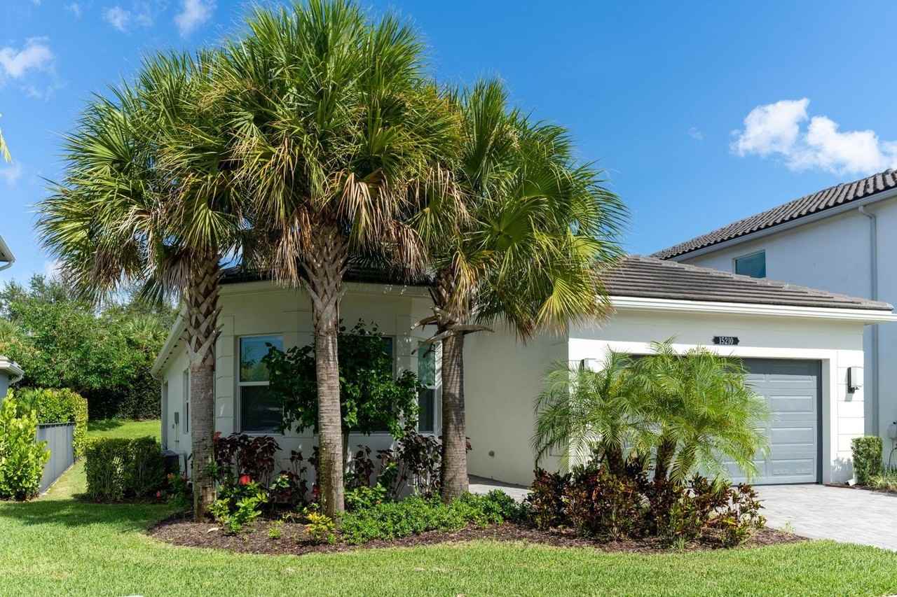 15210 Seaglass Terrace Ln - Photo 2 of 40