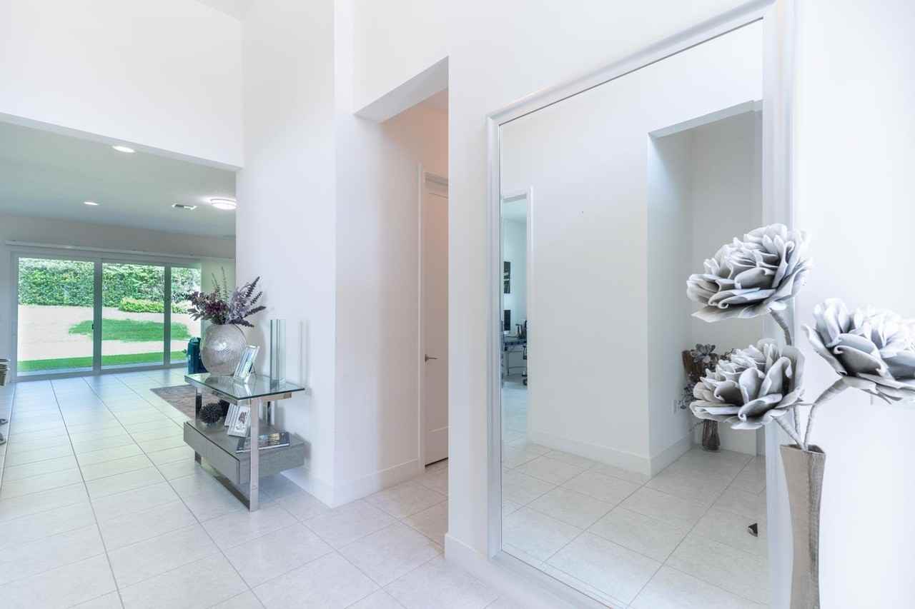 15210 Seaglass Terrace Ln - Photo 5 of 40