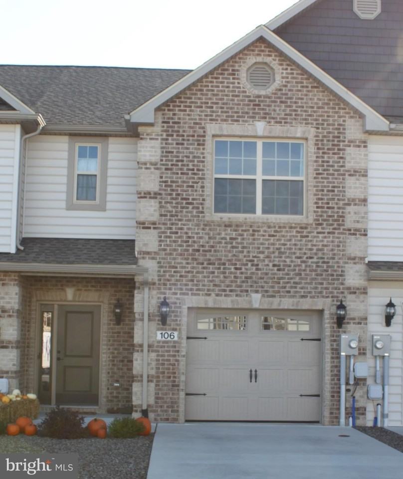 106 Delano Dr - Photo 2 of 24