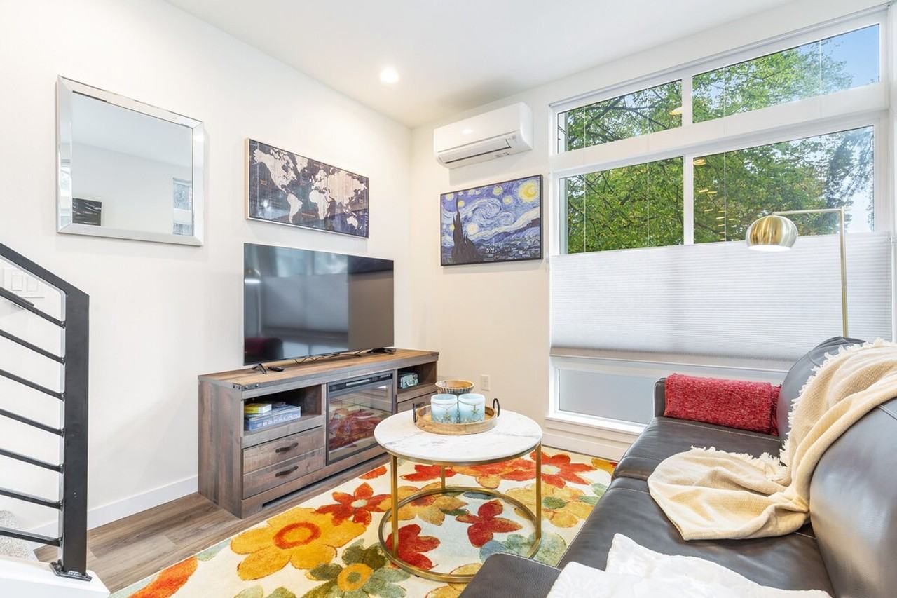 9413A Roosevelt Way Ne #1035915P - Photo 4 of 42