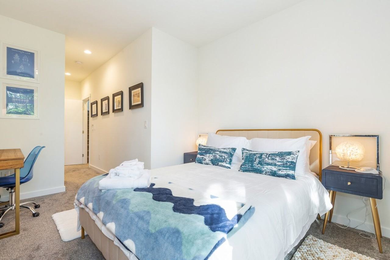 9413A Roosevelt Way Ne #1035915P - Photo 7 of 42