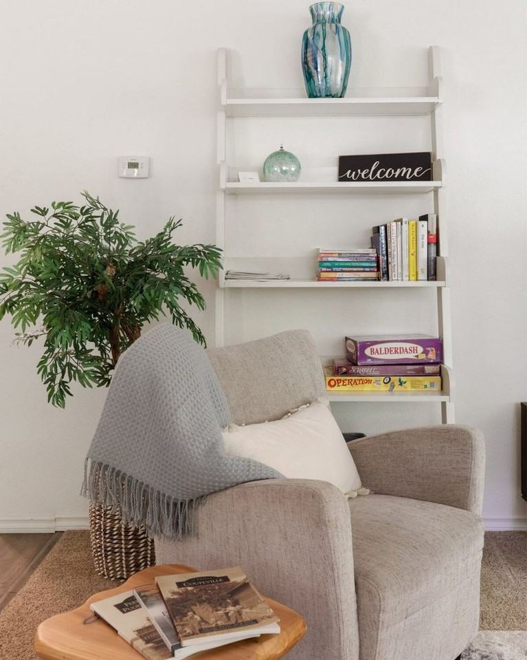 804 N Main St #1036058P - Photo 5 of 50