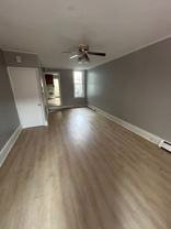 547 Moss St - Photo 1 of 1