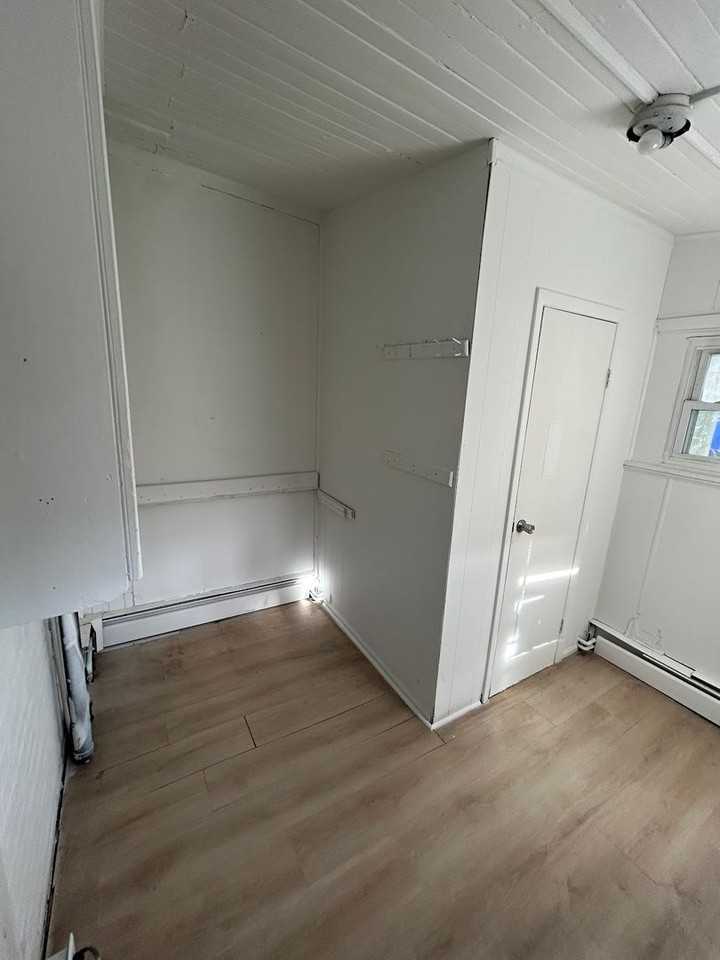 547 Moss St - Photo 4 of 10