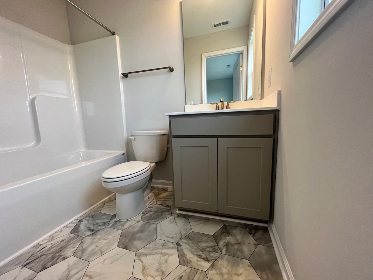 112 E Jessamine Ct - Photo 7 of 12