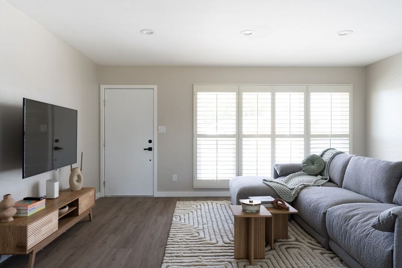 6407 Richard St - Photo 6 of 31