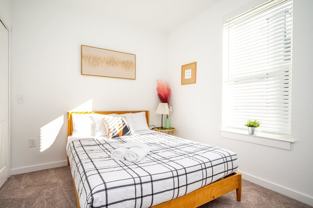 542 Boulevard Northeast - Photo 1 of 1