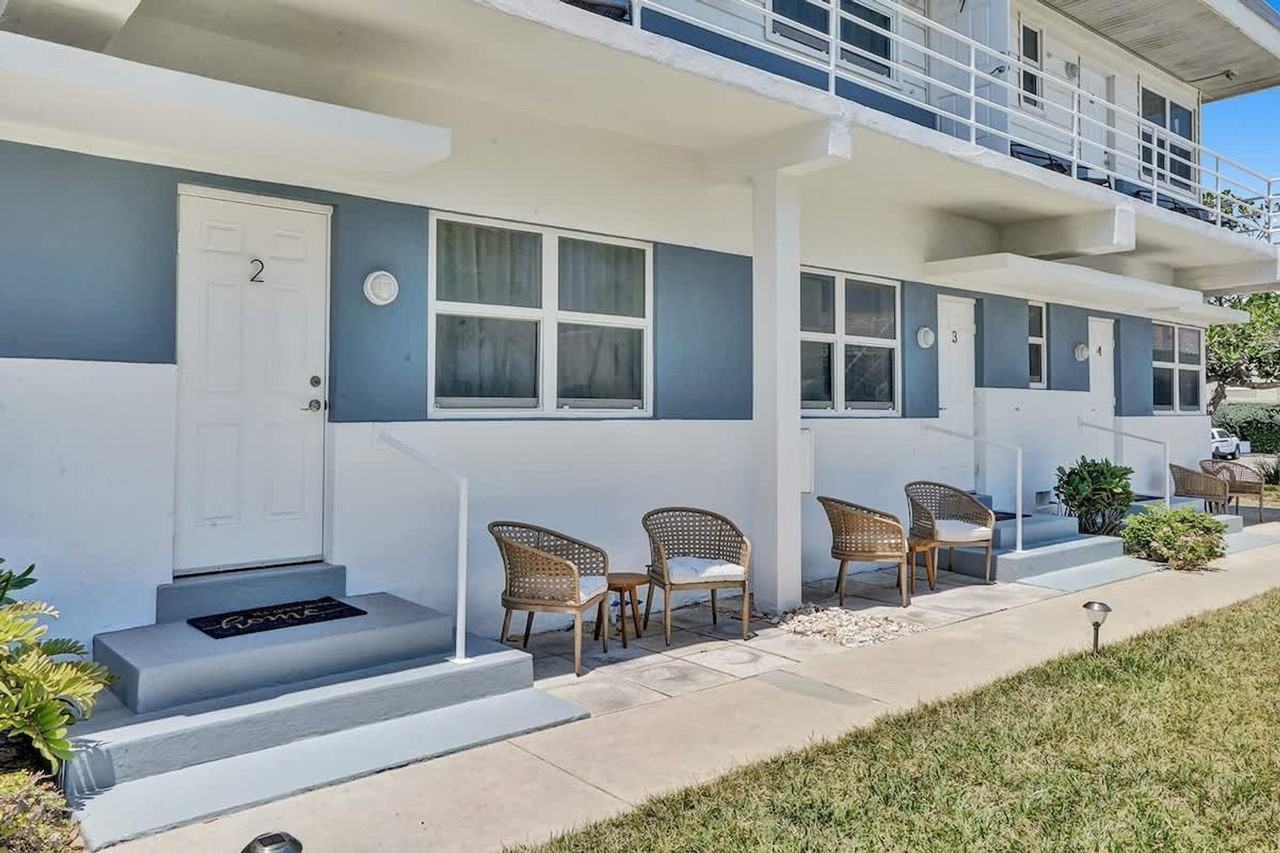 851 North Surf Road - Photo 2 of 30