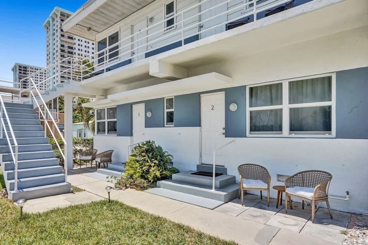 851 North Surf Road - Photo 3 of 30