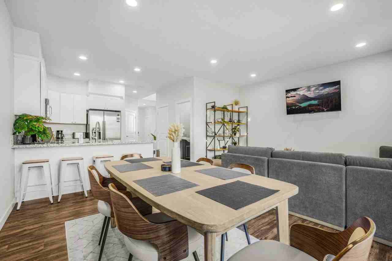 2702 E 33rd St #1334336P - Photo 3 of 45