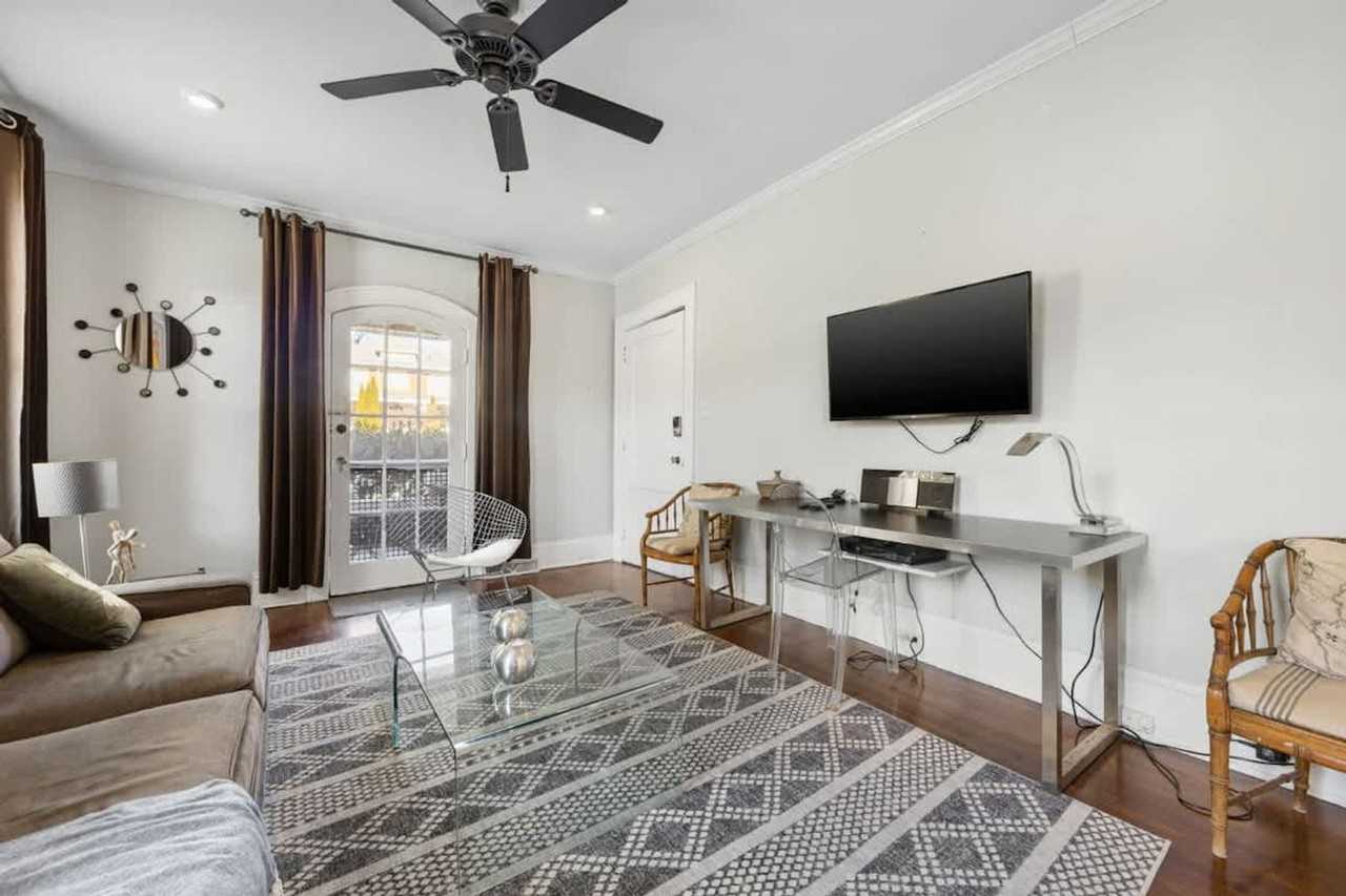 536 Hawthorne Lane - Photo 6 of 74