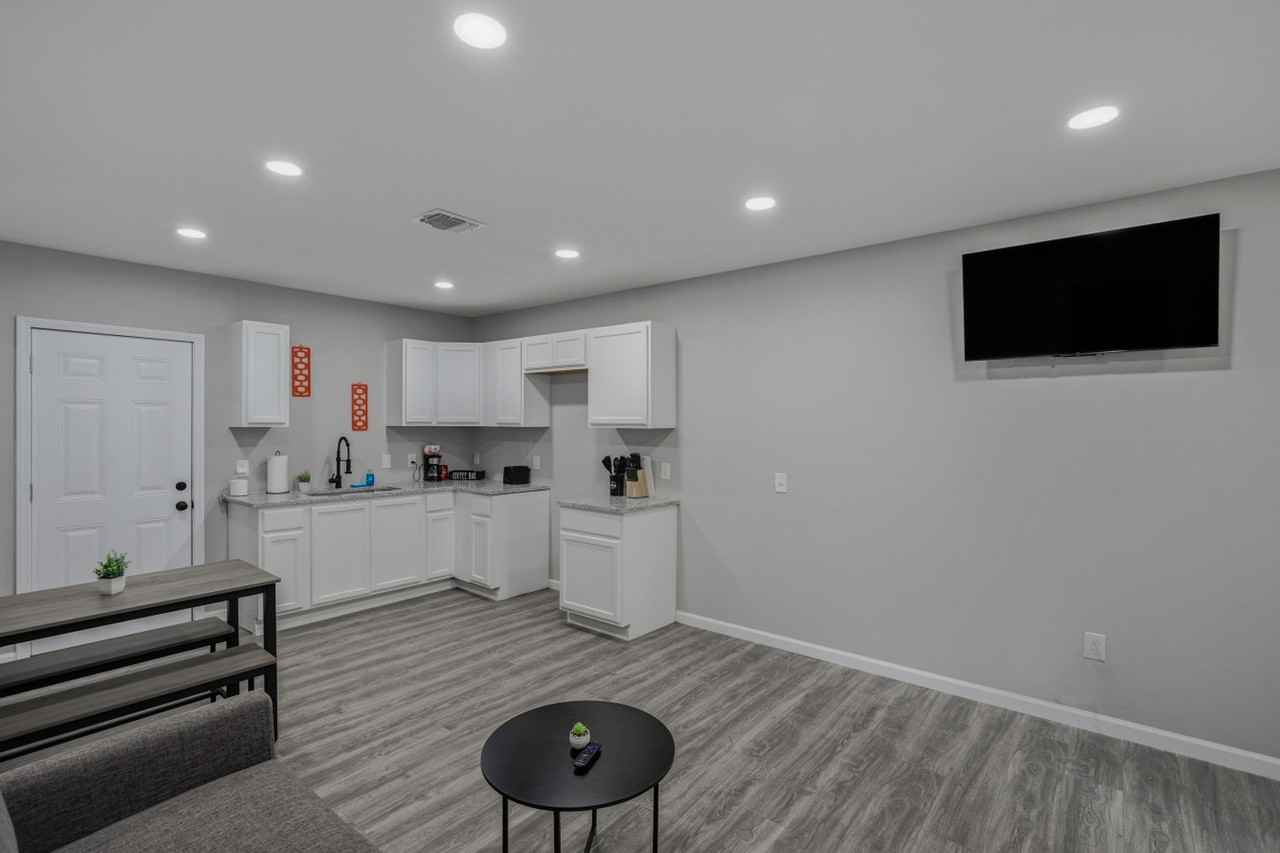 2306 E Houston St #1335131P - Photo 6 of 31