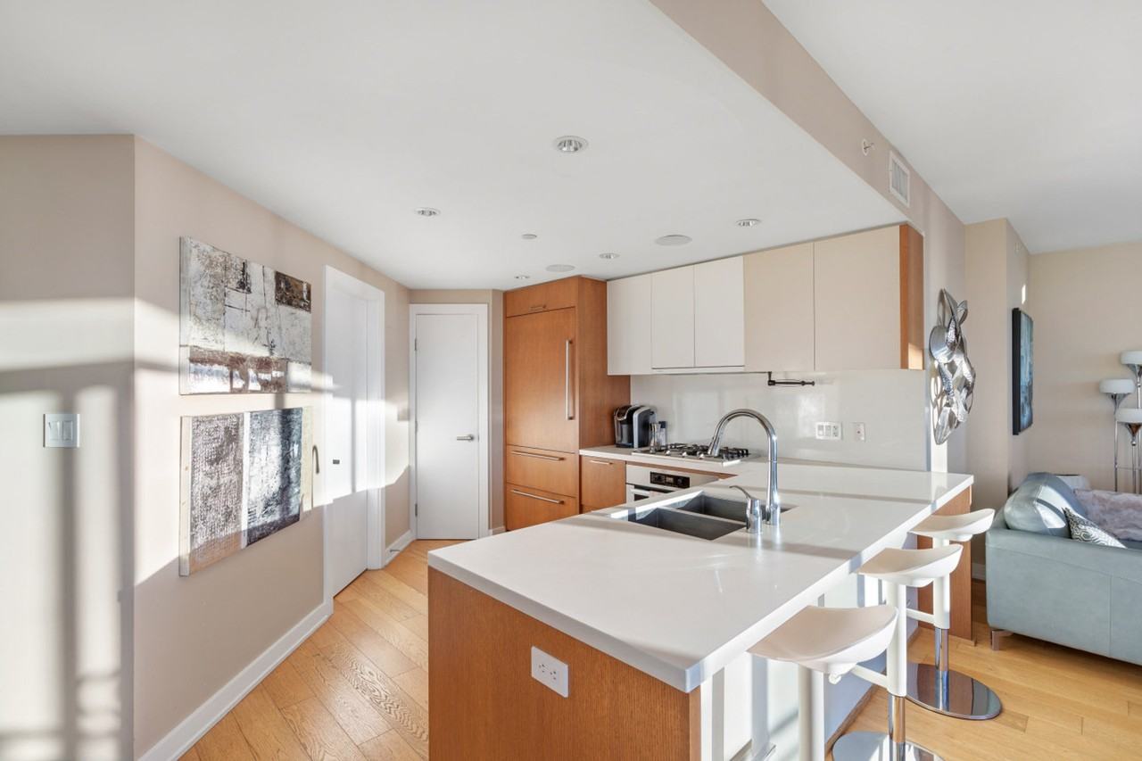 1372 Seymour Street - Photo 4 of 31