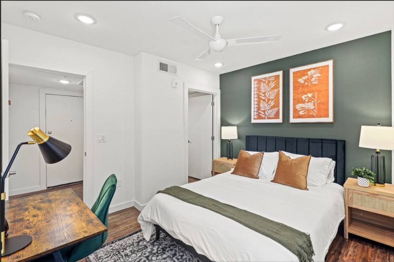 120 N Madison Ave #1335757P - Photo 2 of 36