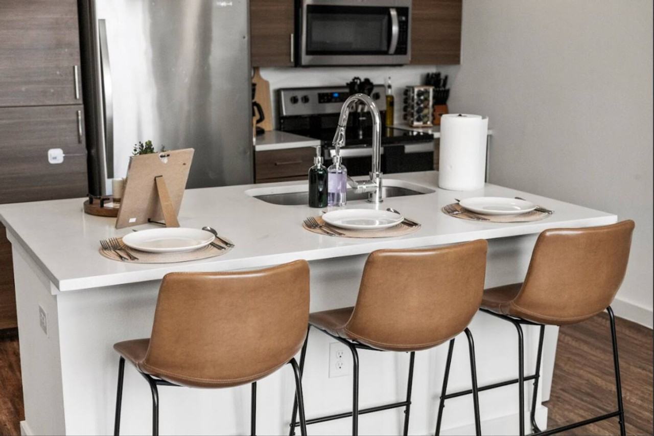 120 N Madison Ave #1335757P - Photo 5 of 36