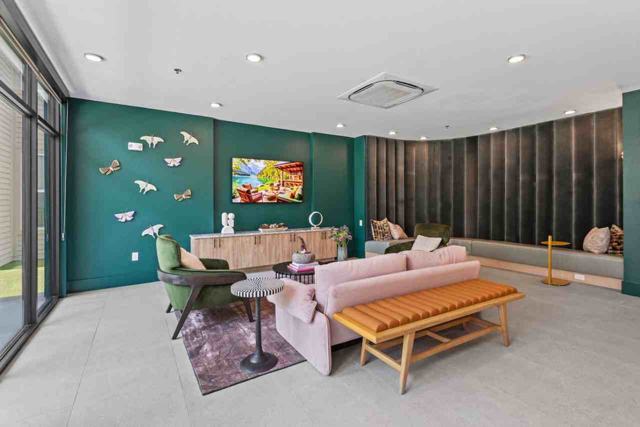 596 W 9th St #1335762P - Photo 2 of 37