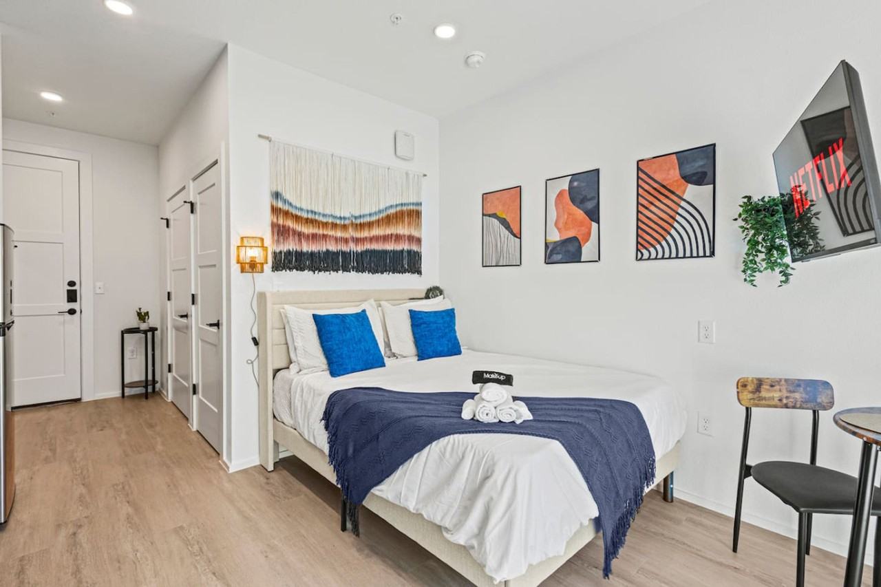 596 W 9th St #1335762P - Photo 7 of 33