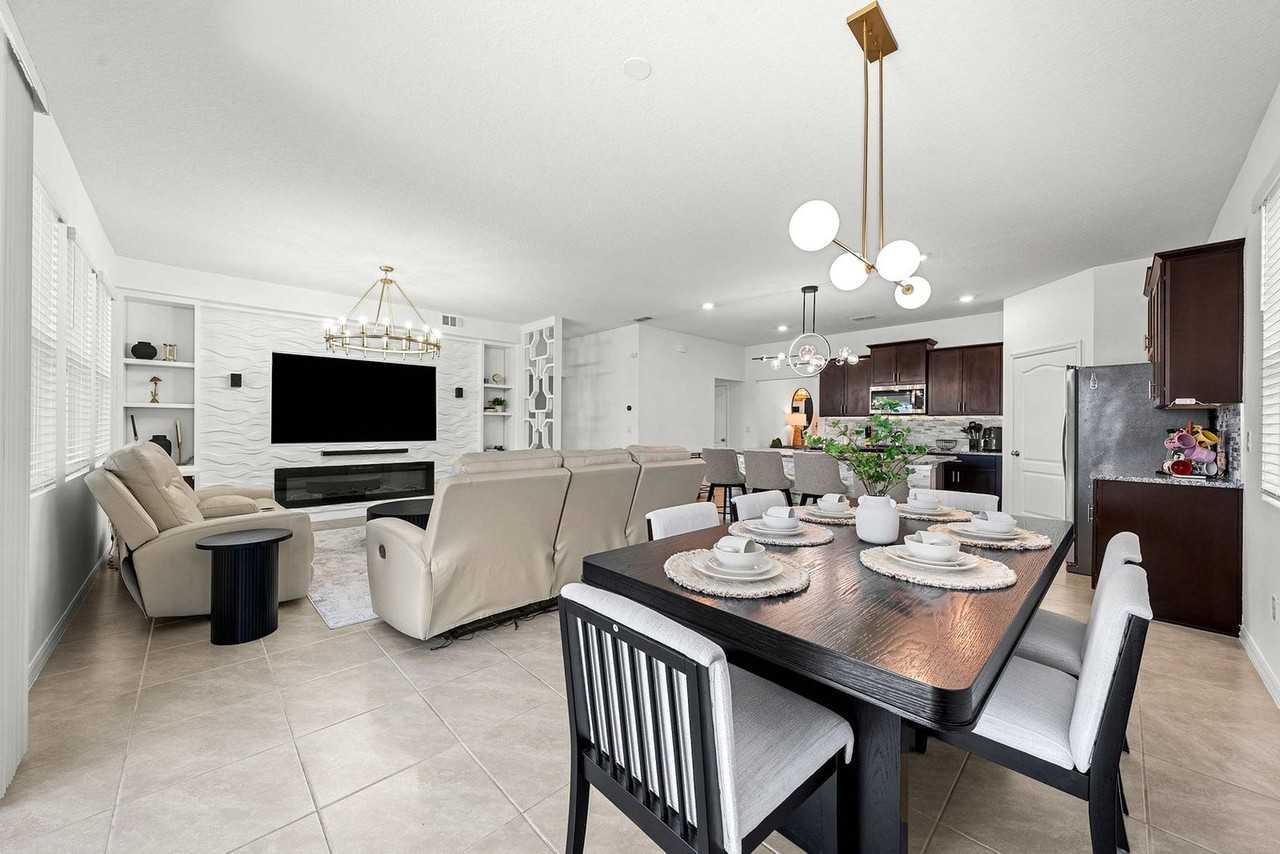 7552 Oakmoss Loop #1336807P - Photo 4 of 50