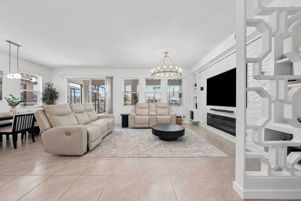 7552 Oakmoss Loop #1336807P - Photo 5 of 50