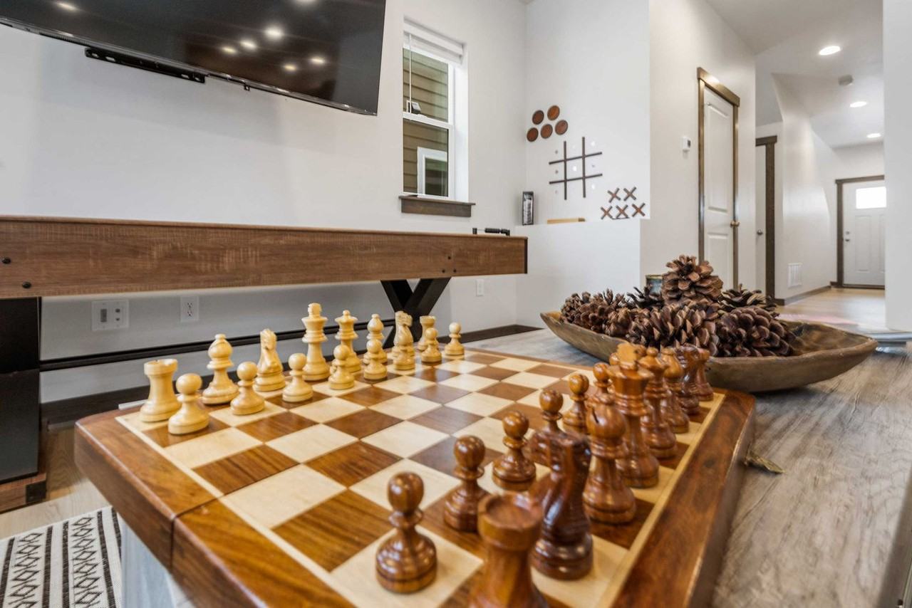 2942 West Babcock Street - Photo 4 of 82