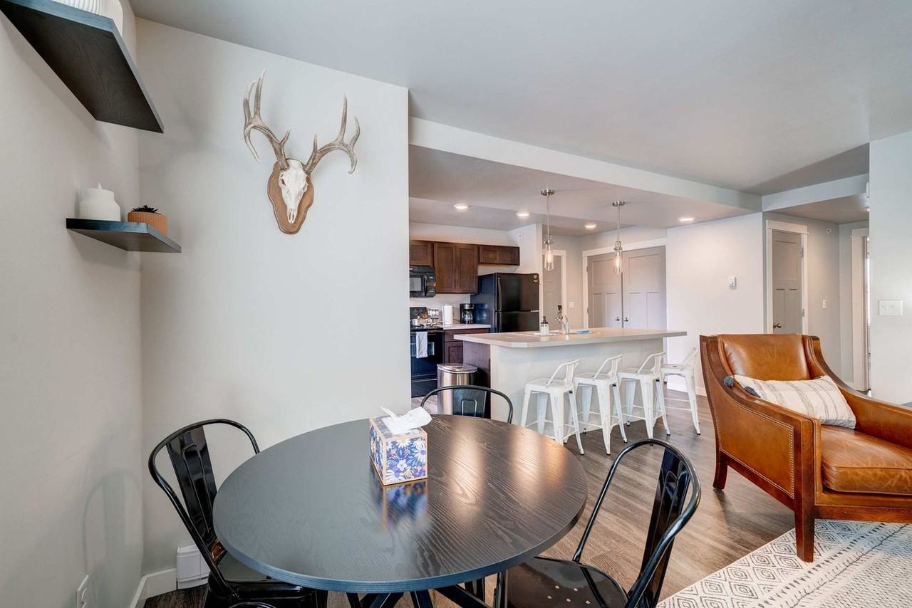 360 Enterprise Blvd #1340468P - Photo 3 of 35