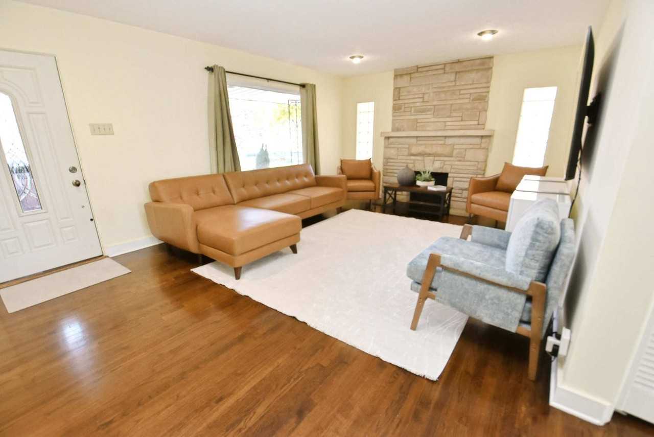 426 E Pokagon St #1340980P - Photo 2 of 19