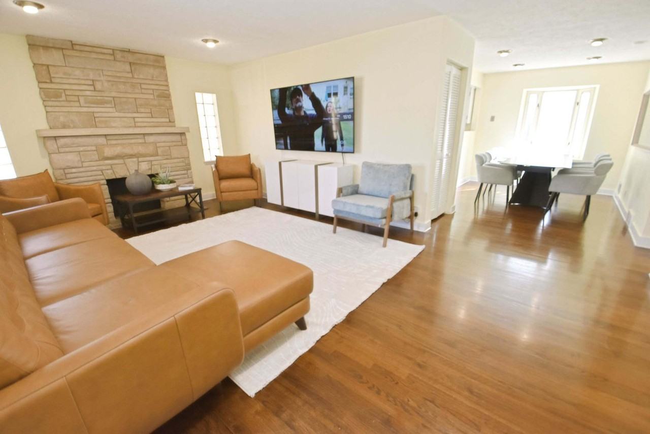 426 E Pokagon St #1340980P - Photo 3 of 19