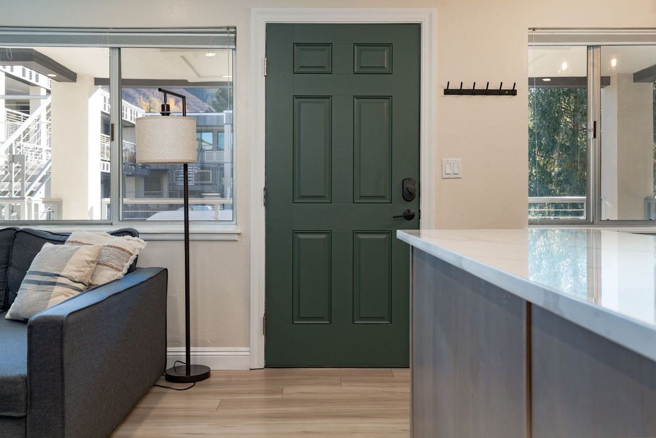 940 Waters Ave #1339920P - Photo 5 of 27