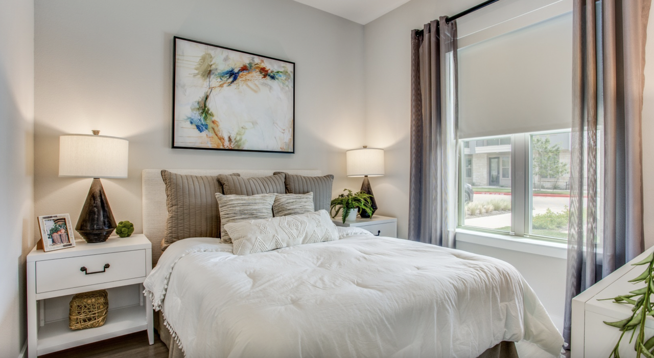 1005 Springdale Road - Photo 4 of 15