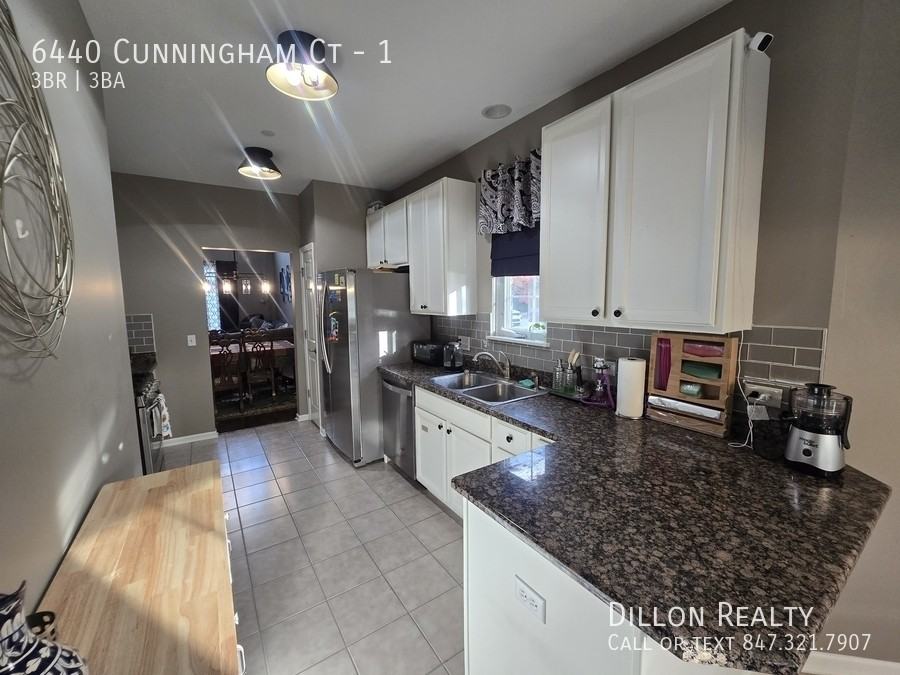 6440 Cunningham Ct #1 - Photo 4 of 43