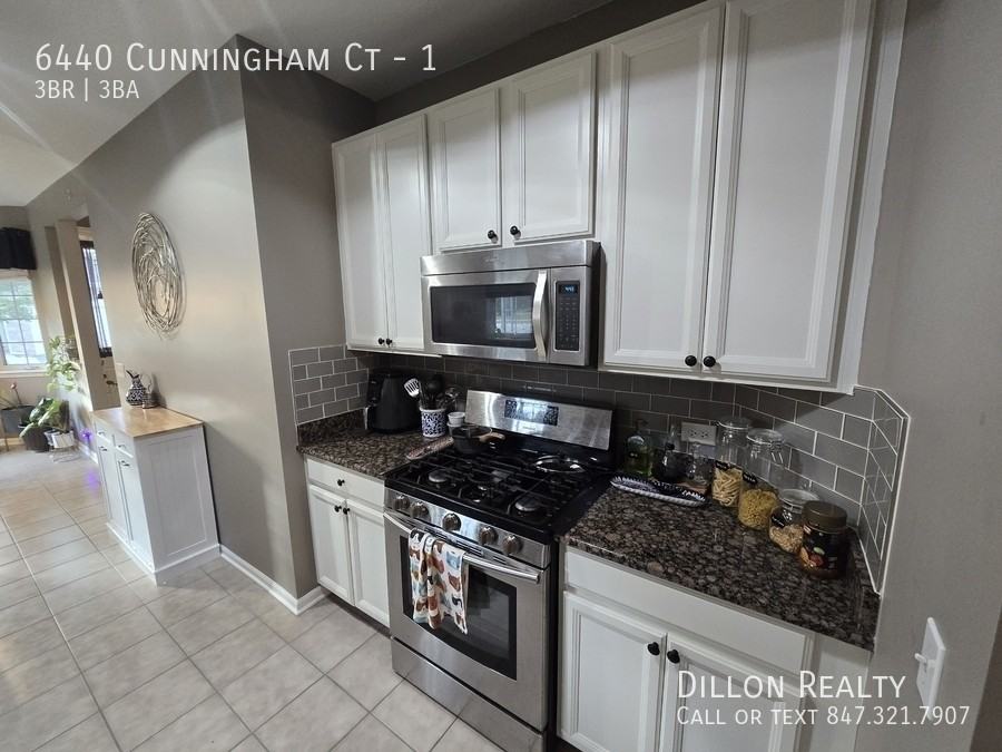 6440 Cunningham Ct #1 - Photo 7 of 43