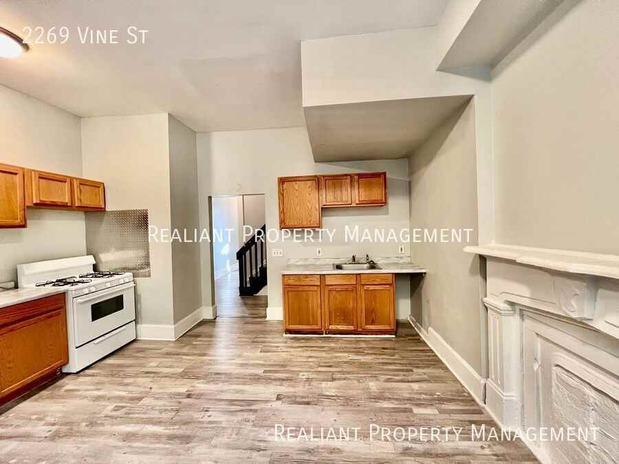 2269 Vine Street - Photo 4 of 14