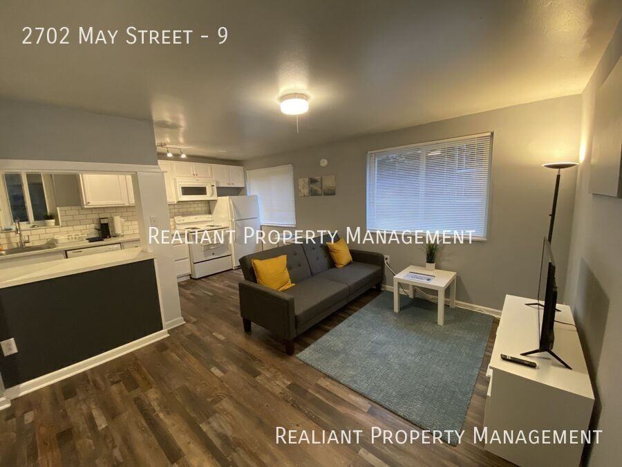 2702 May St #9 - Photo 2 of 9