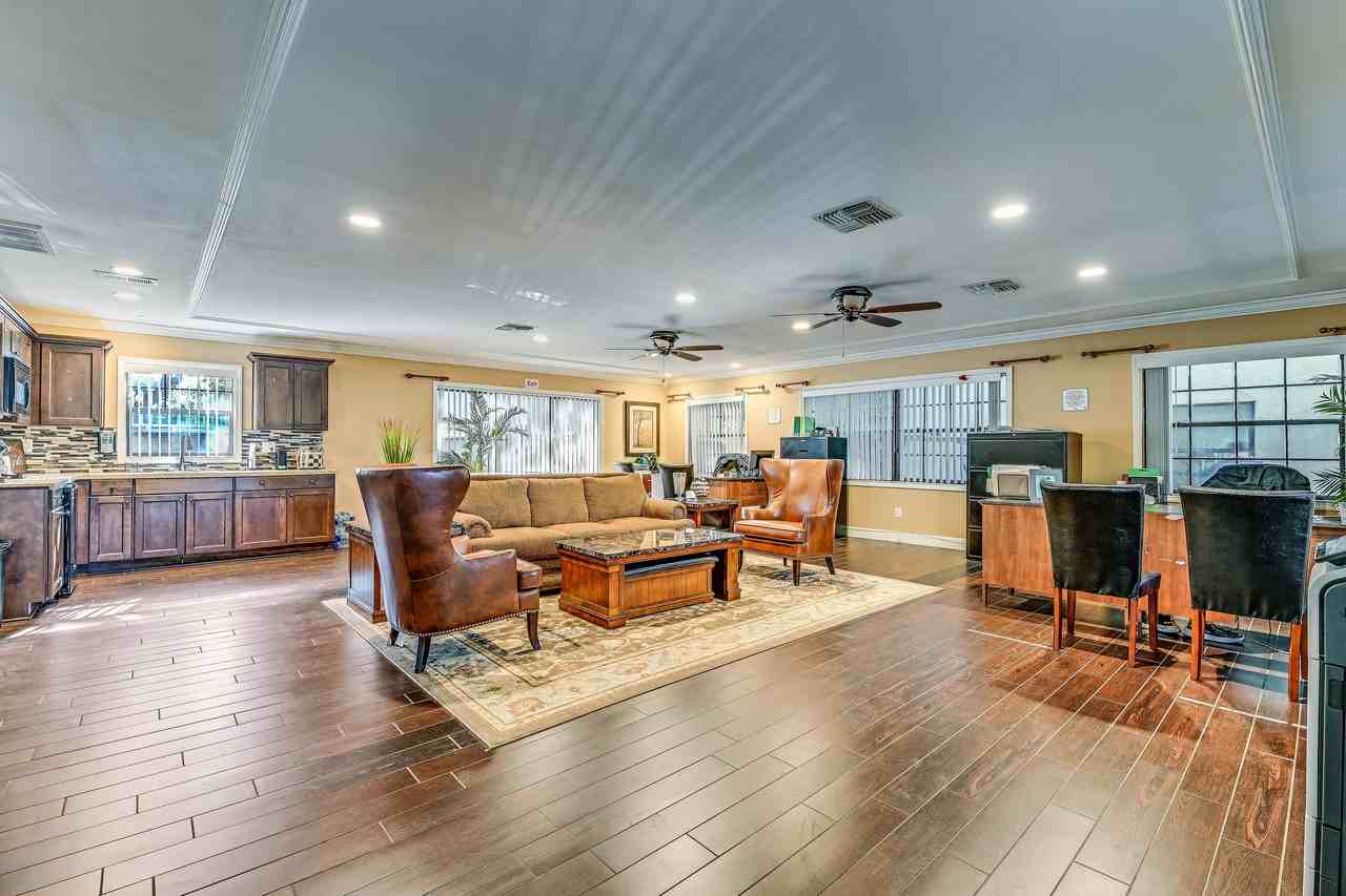 Westminster Chase Apartments - Photo 6 of 22