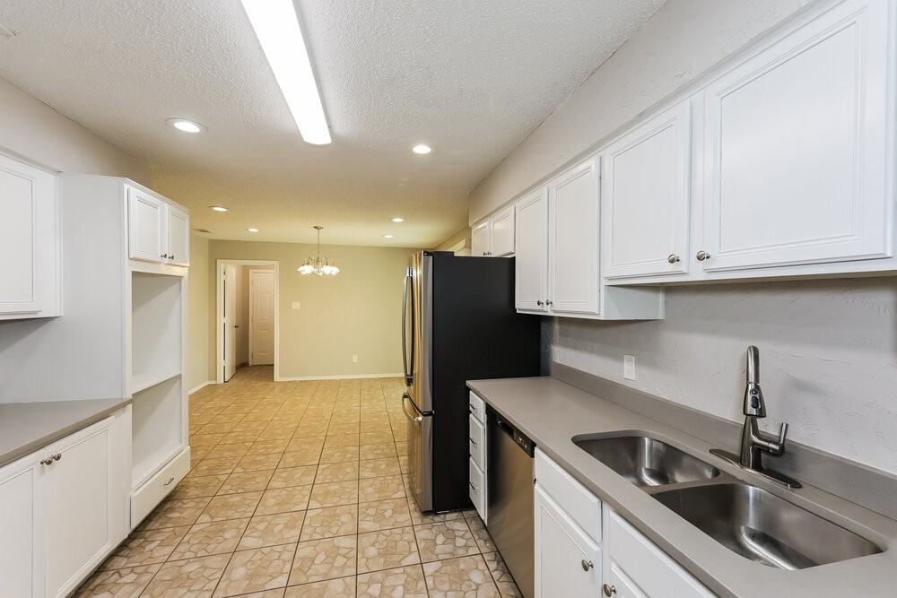 1134 Madlynne Dr - Photo 7 of 16