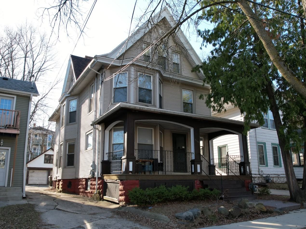 1037 Jenifer St - Photo 2 of 11