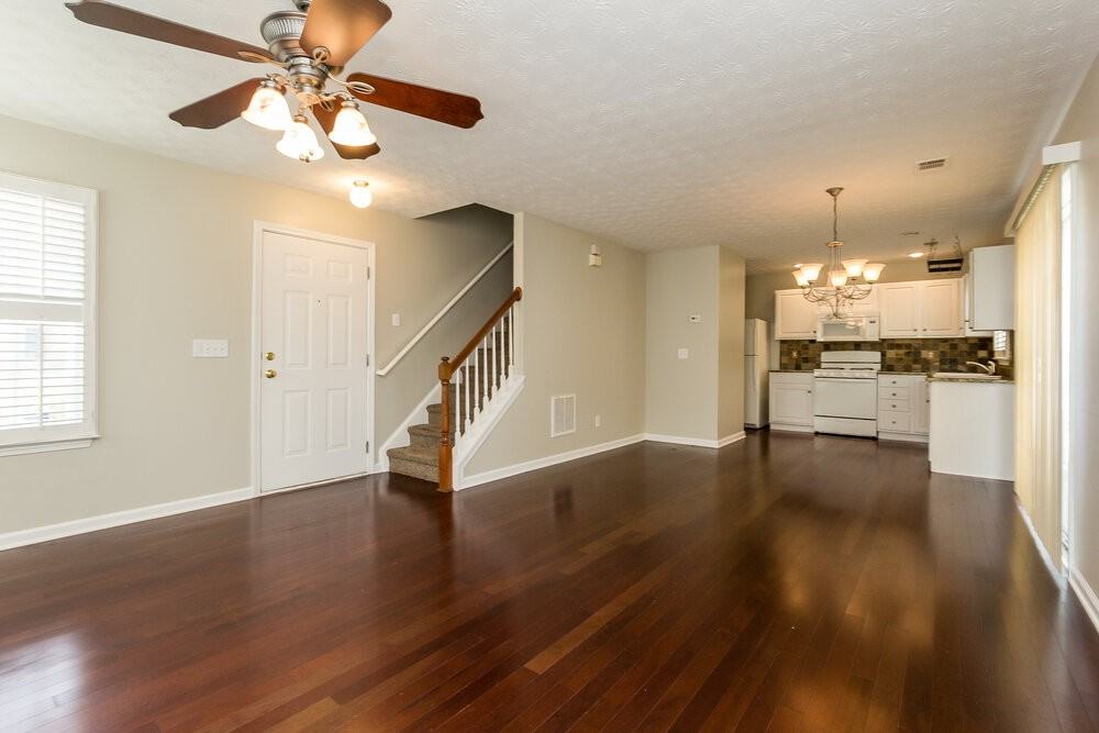 568 Windcroft Cir Nw - Photo 4 of 17