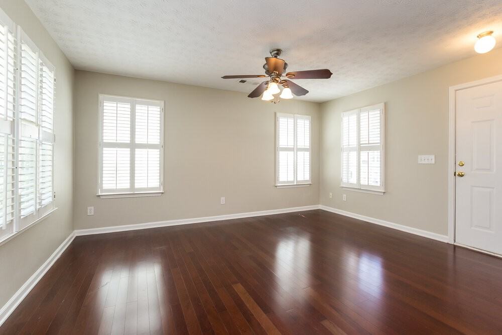 568 Windcroft Cir Nw - Photo 6 of 17