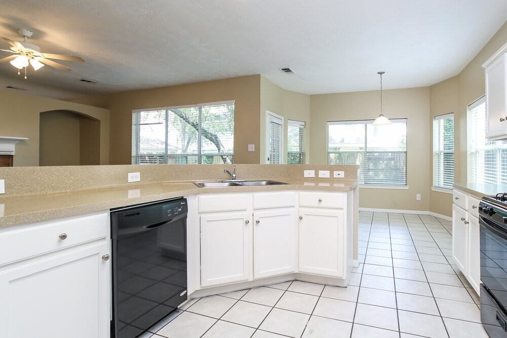 16206 Hollow Rock Dr - Photo 5 of 16