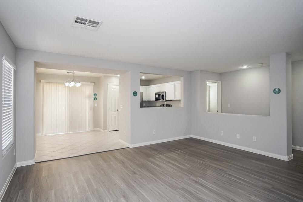 186 Carlsbad Caverns St - Photo 3 of 15