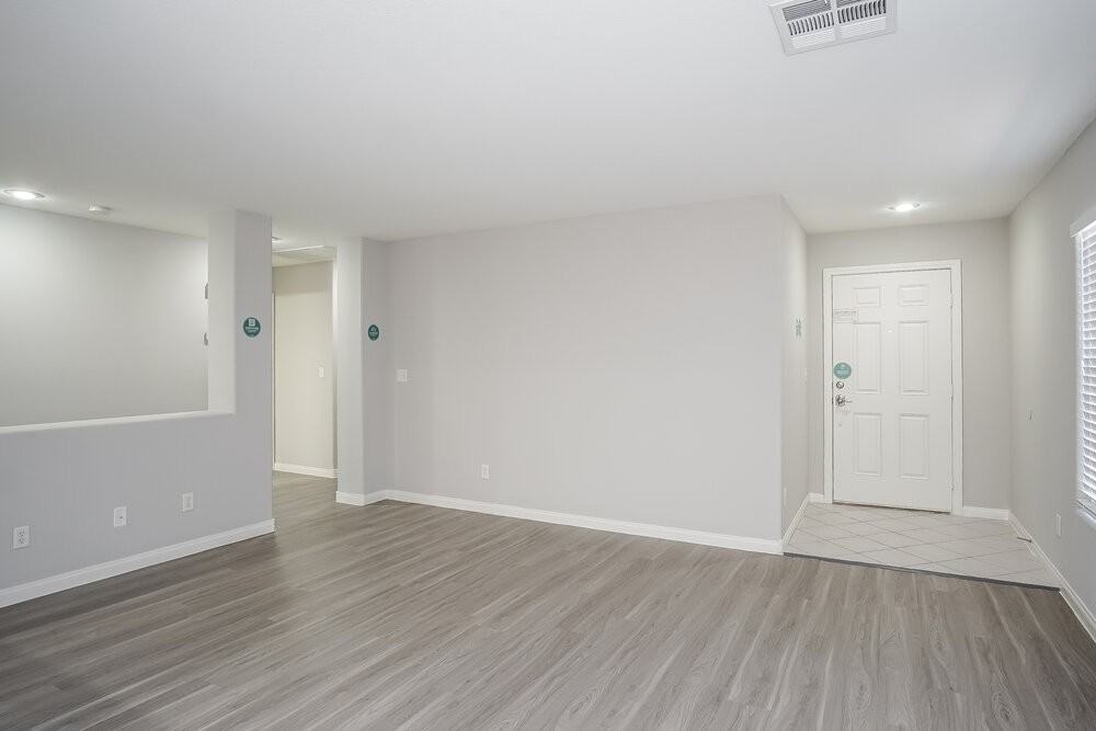 186 Carlsbad Caverns St - Photo 4 of 15