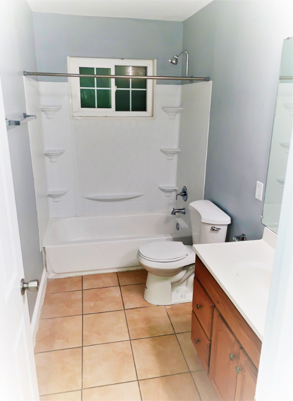 1050 Grand Ave #C - Photo 2 of 15