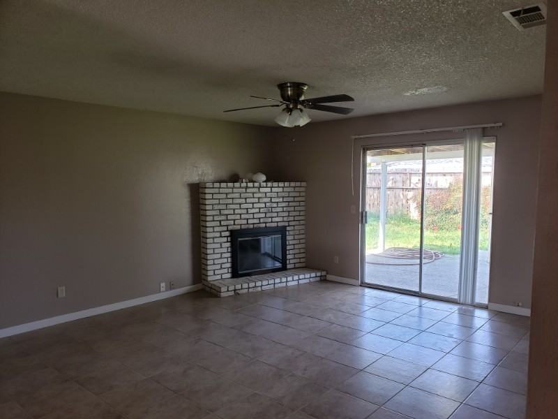 1477 Hampton Way - Photo 6 of 16