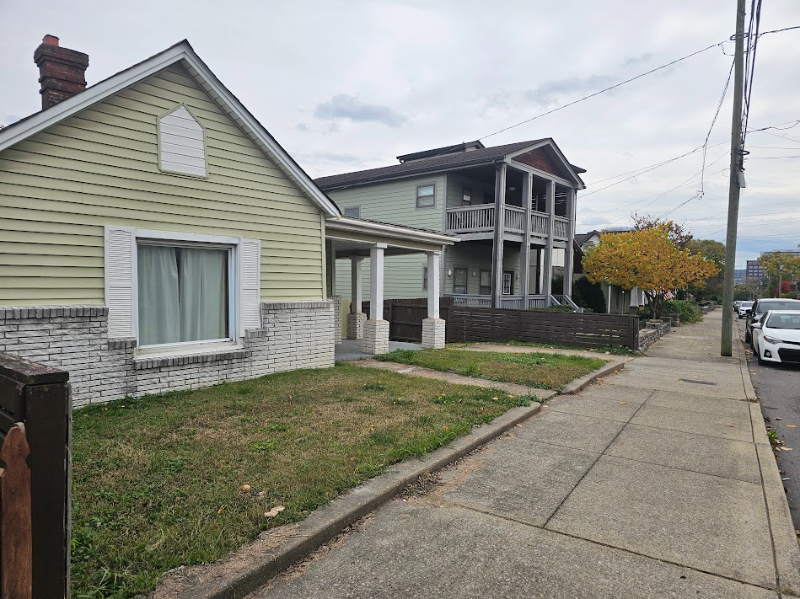 1014 11th Ave N - Photo 2 of 17