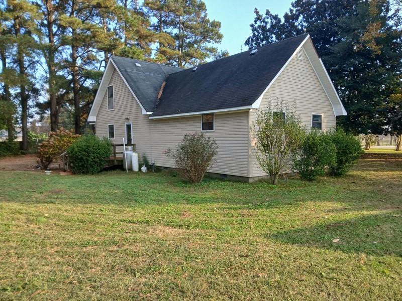 205 S End Rd - Photo 2 of 32