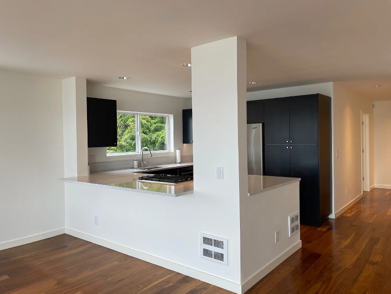 1402 Alki Ave Sw #302 - Photo 2 of 20